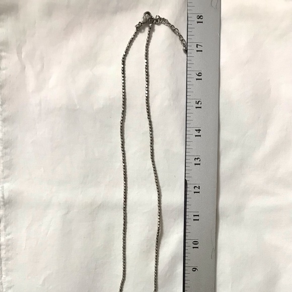 18” Pewter Tone Necklace used, good condition - Picture 5 of 5